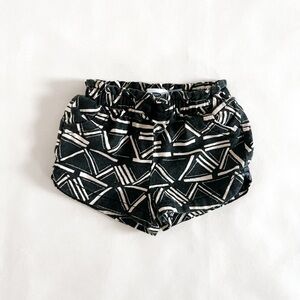 Old Navy Patterned Shorts 12-18 GUC